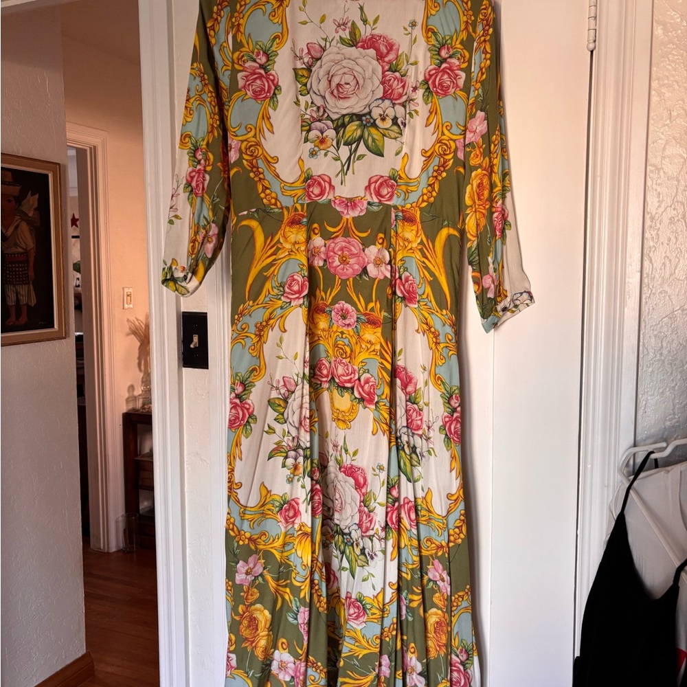 Floral Kimono House Coat with Pink Tie and Beading - Picture 4 of 9